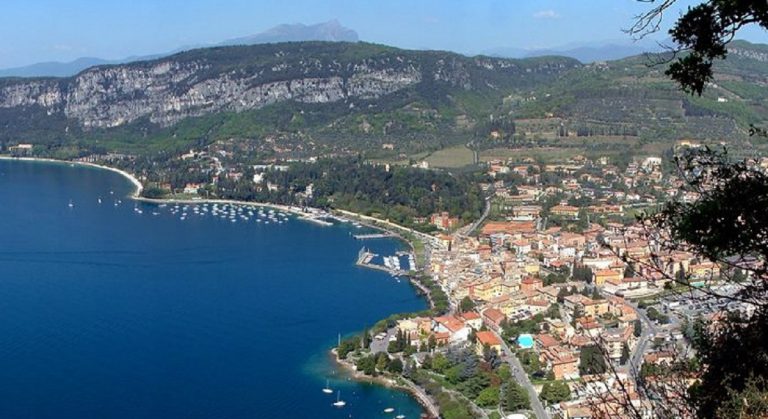 cameriere morto garda