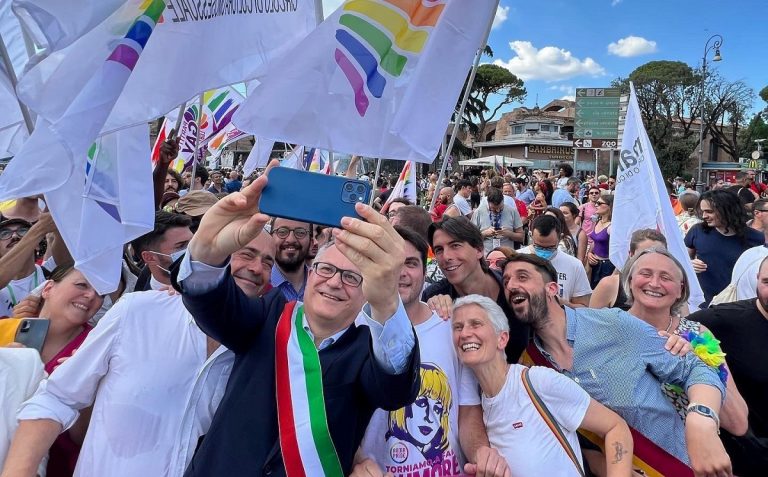 Il sindaco di Roma Gualtieri al Pride