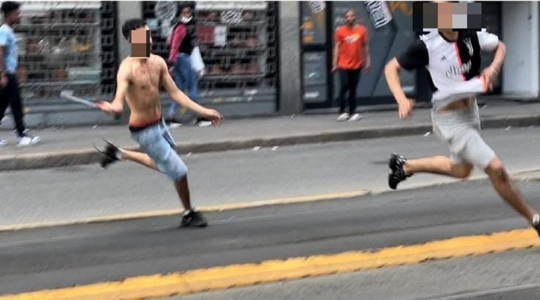 Un impressionante frane della lite a colpi di machete