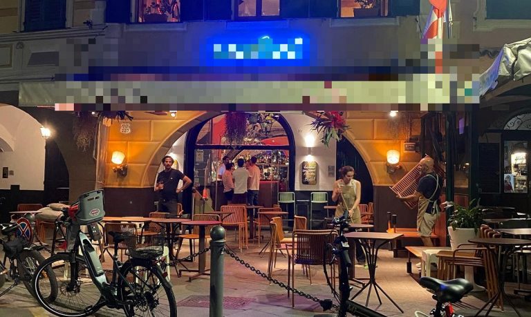 I momenti successivi all'aggressione di Bassetti nel locale