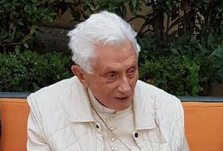 Il Papa emerito Joseph Ratzinger