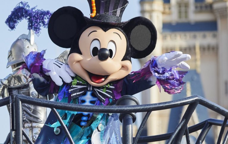 Disney lancia il suo giro del mondo: 14 parchi divertimento in 24 giorni