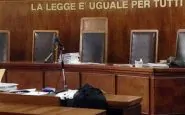 Vedova a processo per l'omicidio del marito