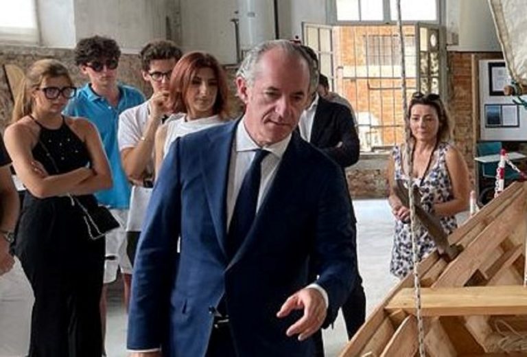 Luca Zaia all'arsenale di Venezia