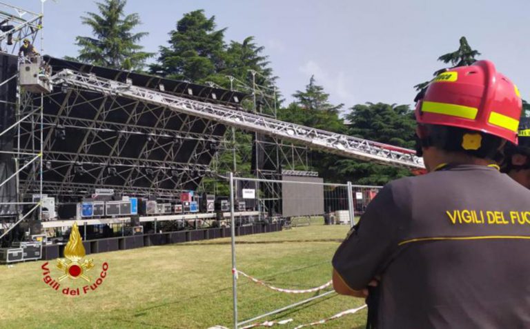 crollata tettoia palco elisa