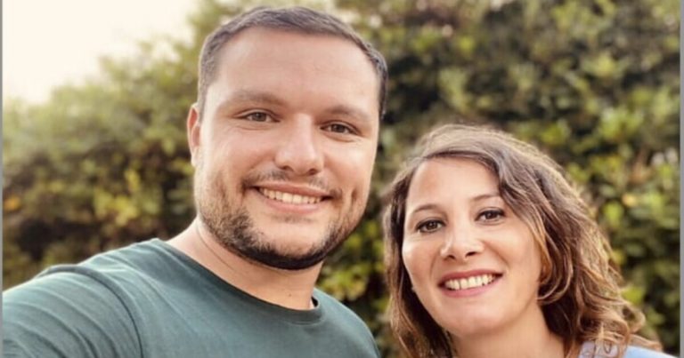 Maria Pallini e Giovanni Currò, sposi breve ma già divisi in Parlamento: lei con Di Maio, lui con Conte