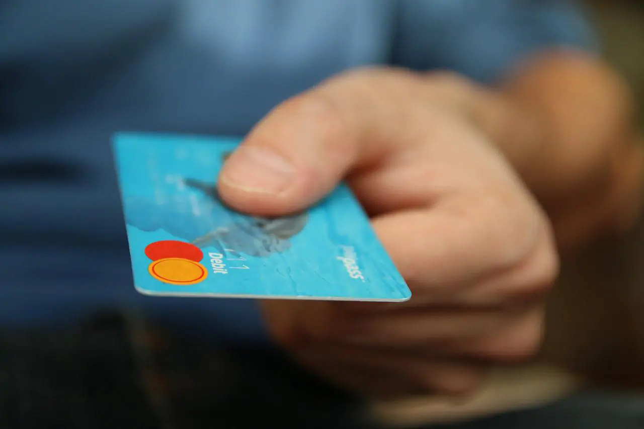 Dal 30 giugno le transazioni con carta di credito e bancomat rifiutate innescheranno sanzioni