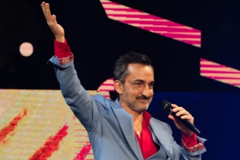 Nicola Savino senza dito