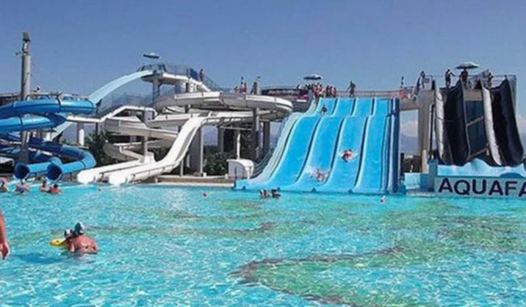 Bambino acquapark Battipaglia cause