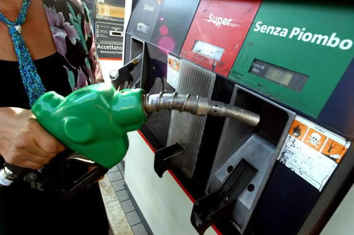 Prezzi benzina e diesel: estesi al 21 agosto gli sconti sulle accise