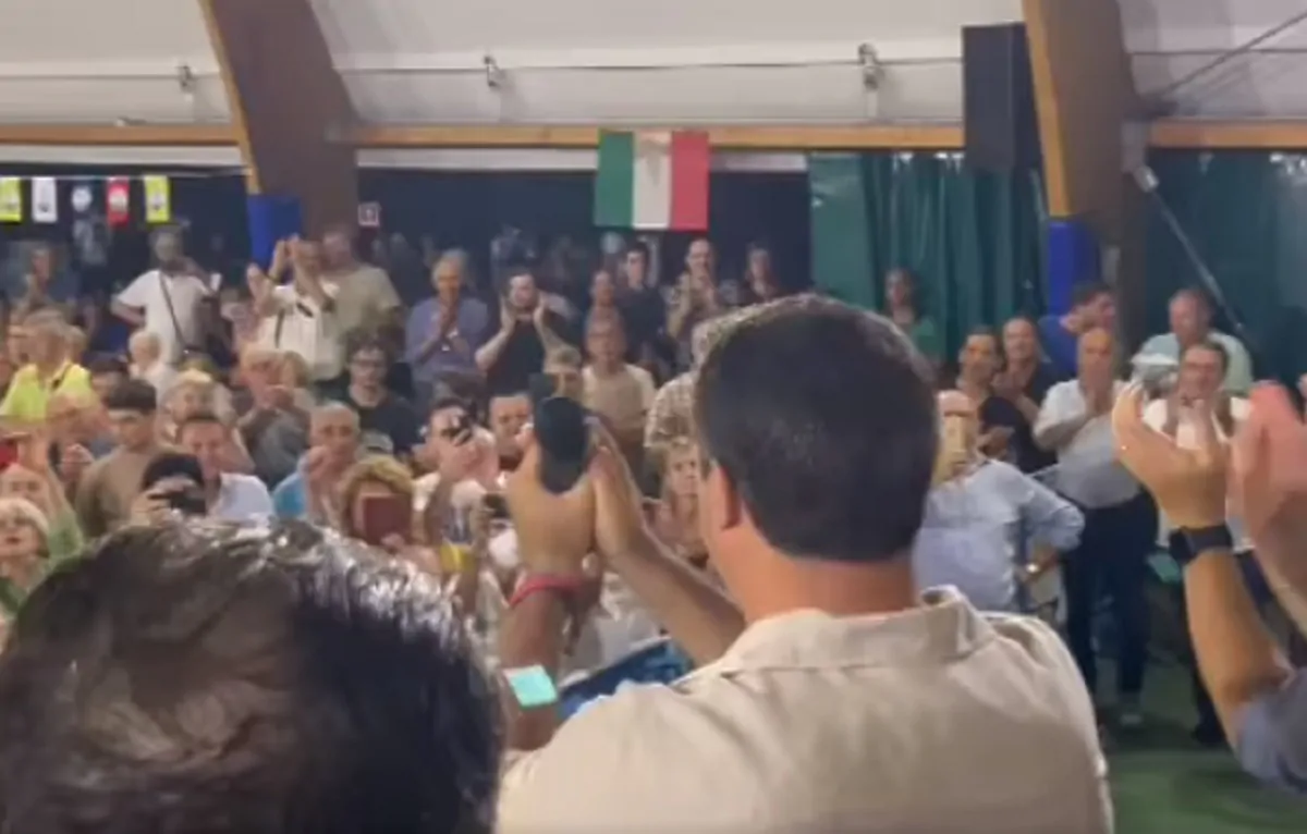 Salvini e la folla di leghisti a Domodossola