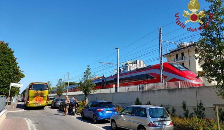 Ragazze investite treno Riccione