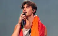 Shawn Mendes ferma il tour e pensa alla sua salute mentale
