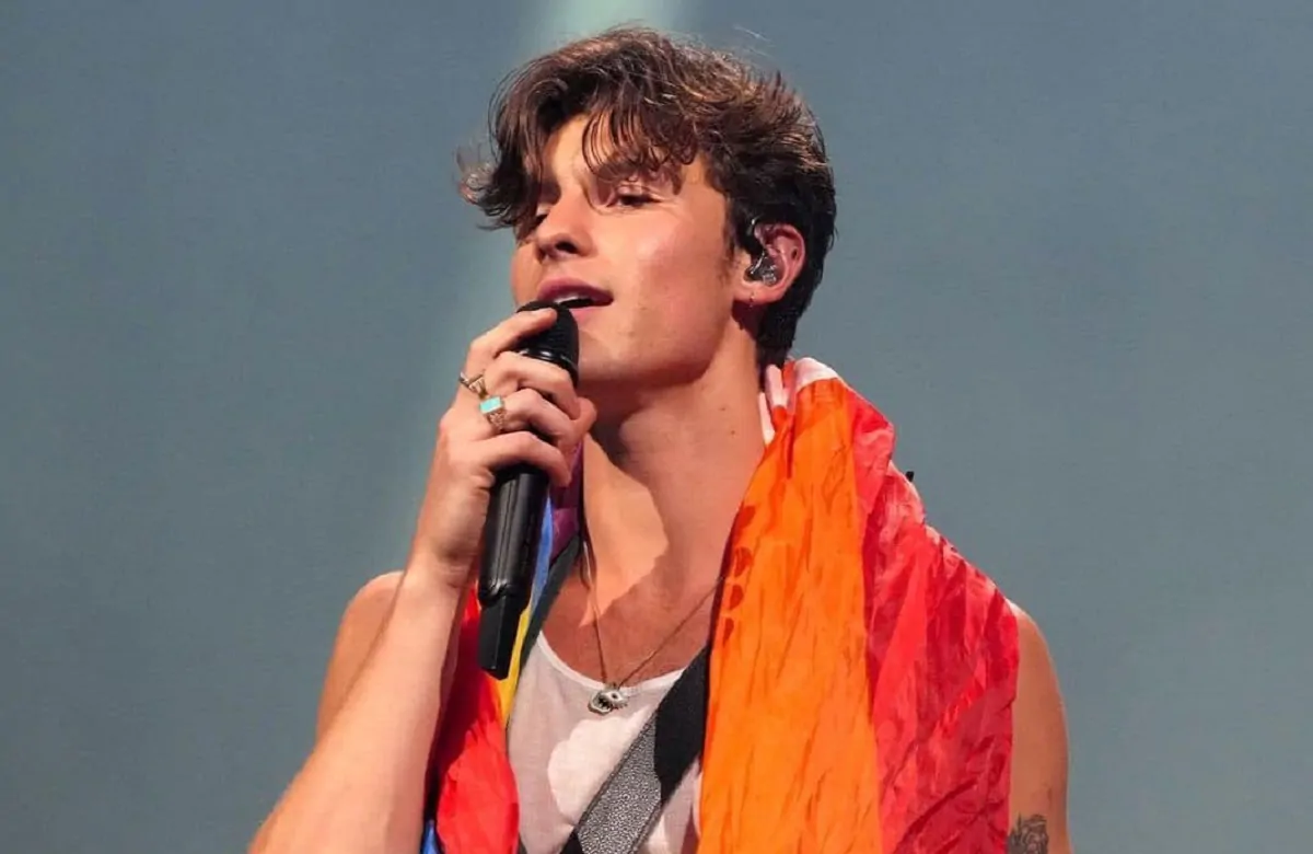 Shawn Mendes ferma il tour e pensa alla sua salute mentale