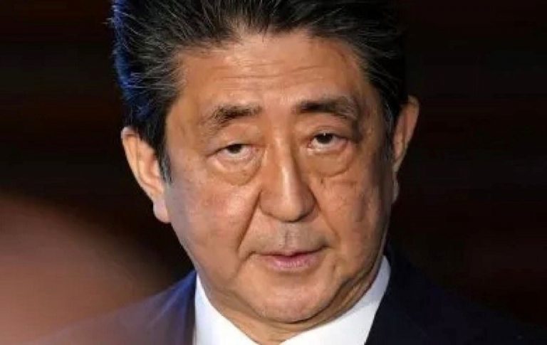 Shinzo Abe, ucciso durante un comizio in Giappone