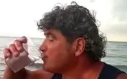 bagnino-rimini-beve-acqua