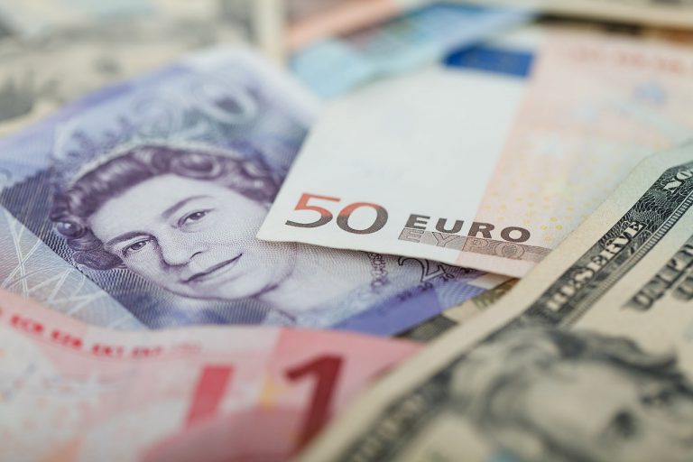 Un dollaro vale un euro