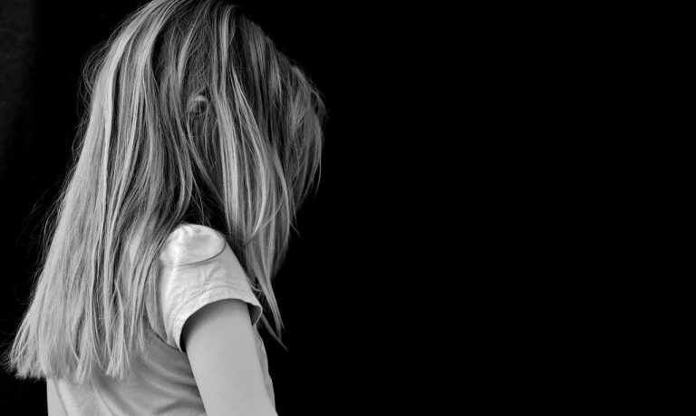 Bambina di 10 anni costretta ad abortire fuori dal suo stato negli Usa