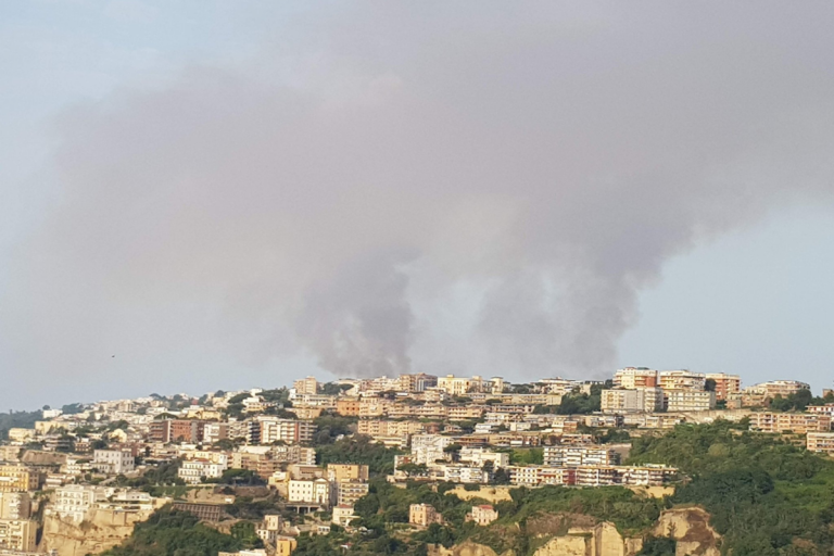 napoli incendio