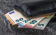 Perde un borsello con 20mila euro ma lo ritrova