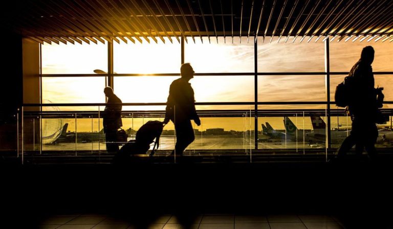Assoutenti biglietti aereo
