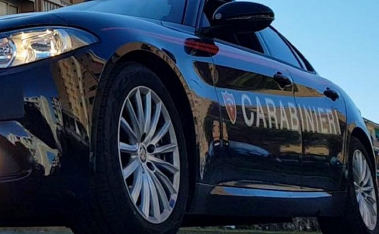 Carabinieri in azione sui cadaveri ritrovati