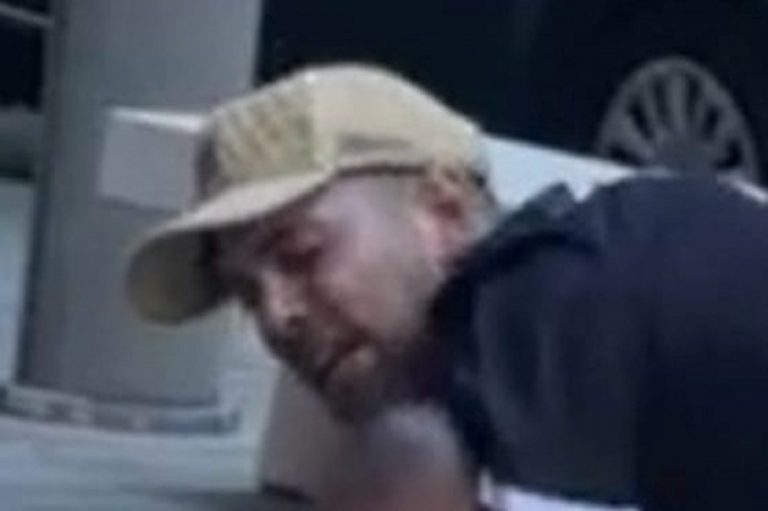 Filippo Ferlazzo durante l'aggressione mortale