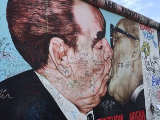 Il Bacio di Vrubel fra Brezhnev e Honecker
