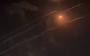 Il lancio notturno dei razzi da Gaza