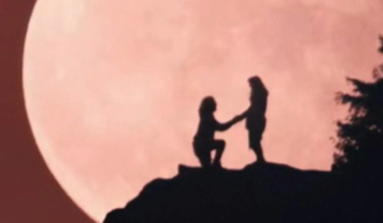 Superluna proposta matrimonio