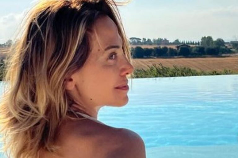 Barbara D'Urso Ferragosto piscina