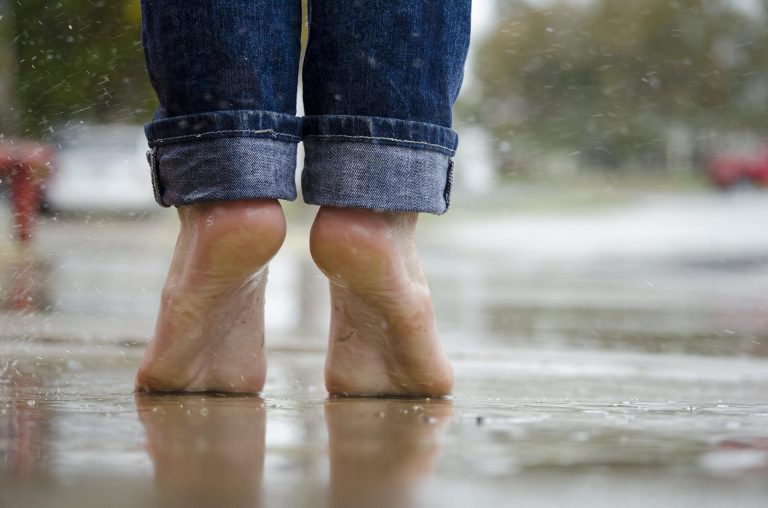 Mal di piedi in estate: le cause e i migliori consigli