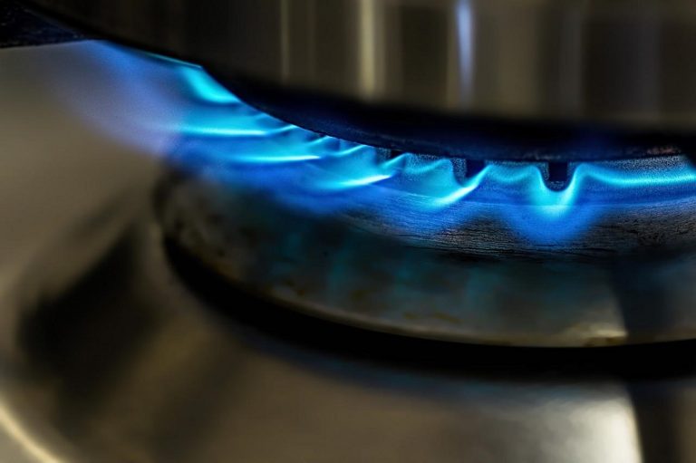 rincari bollette luce e gas