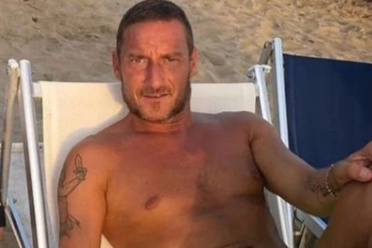 Totti torneo padel richiesta