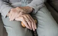 Furti in casa di anziani e violenza: ecco cosa faceva il badante