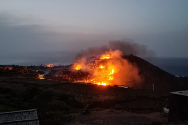 incendio a pantelleria