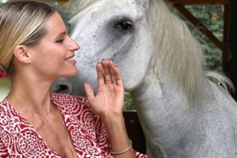 Michelle Hunziker look campagna