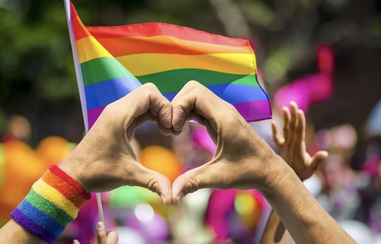 Cuba dice sì al nuovo codice della famiglia che introduce matrimoni e adozioni gay