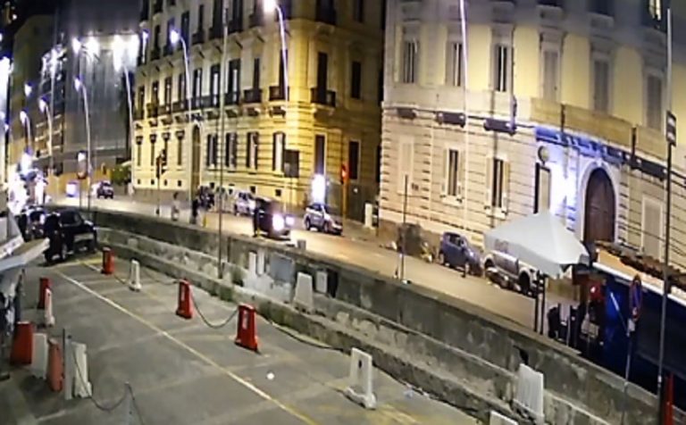 Il video con il momento dell'investimento di elvira