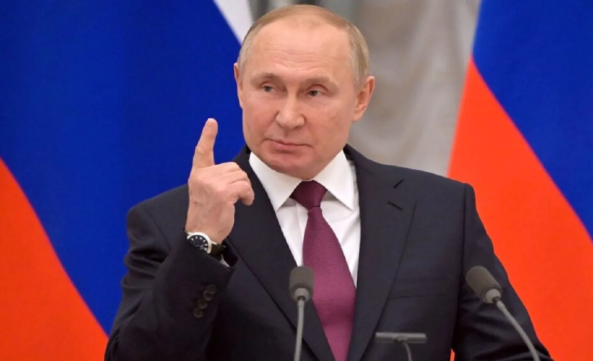 Vladimir Putin parla ai russi