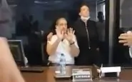 Sali Hafez minaccia un funzionario della banca