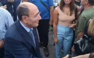 Renato Schifani saluta la folla a Catania
