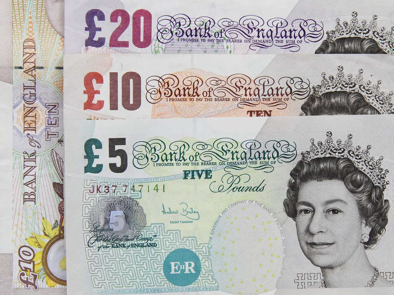 Il Regno Unito si prepara alle banconote di plastica