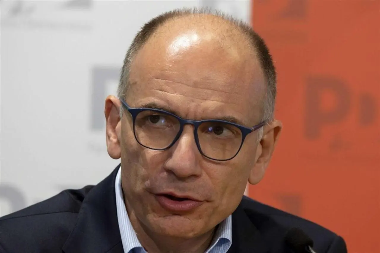 enrico-letta-occhiali