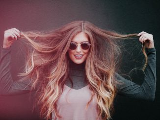 Caduta dei capelli in autunno: come prevenire naturalmente