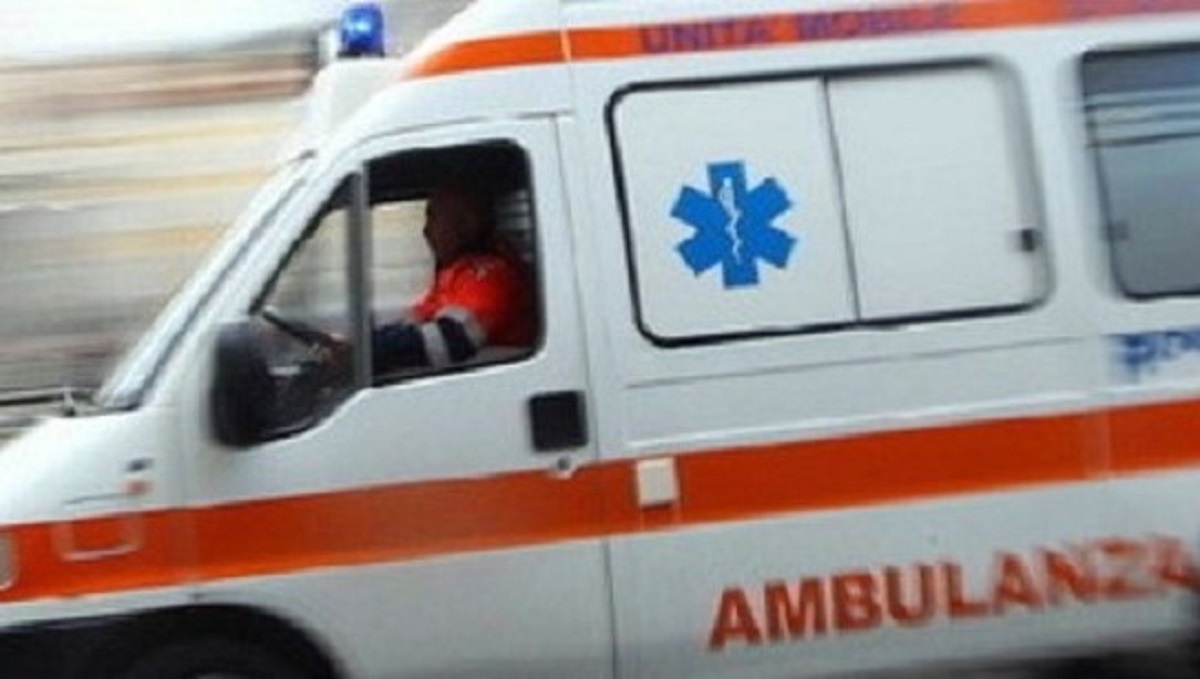 Incidente a Spinea, scontro tra una moto e un tir morto infermiere 38enne