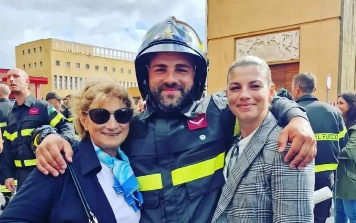 Francesco Marrone con la sorella Emma e la mamma Maria