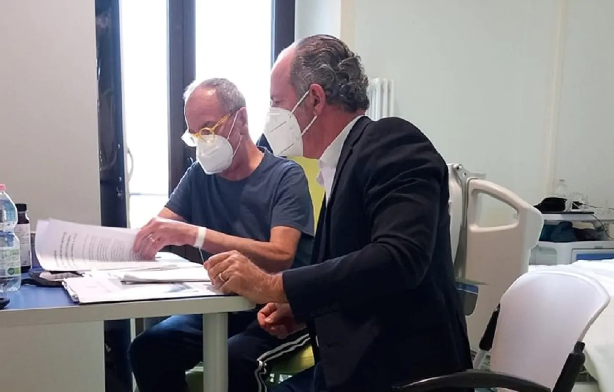 Roberto Calderoli e Luca Zaia in ospedale