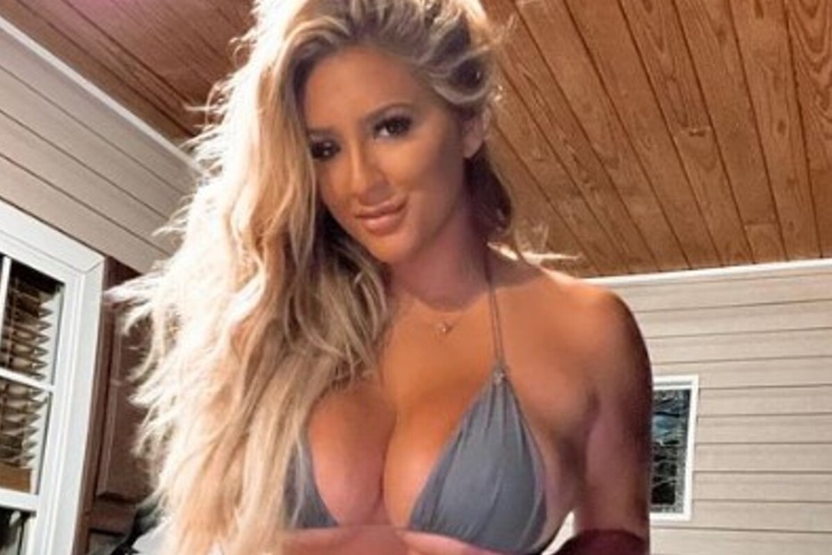 Sara-Blake-Cheek-OnlyFans.jpg
