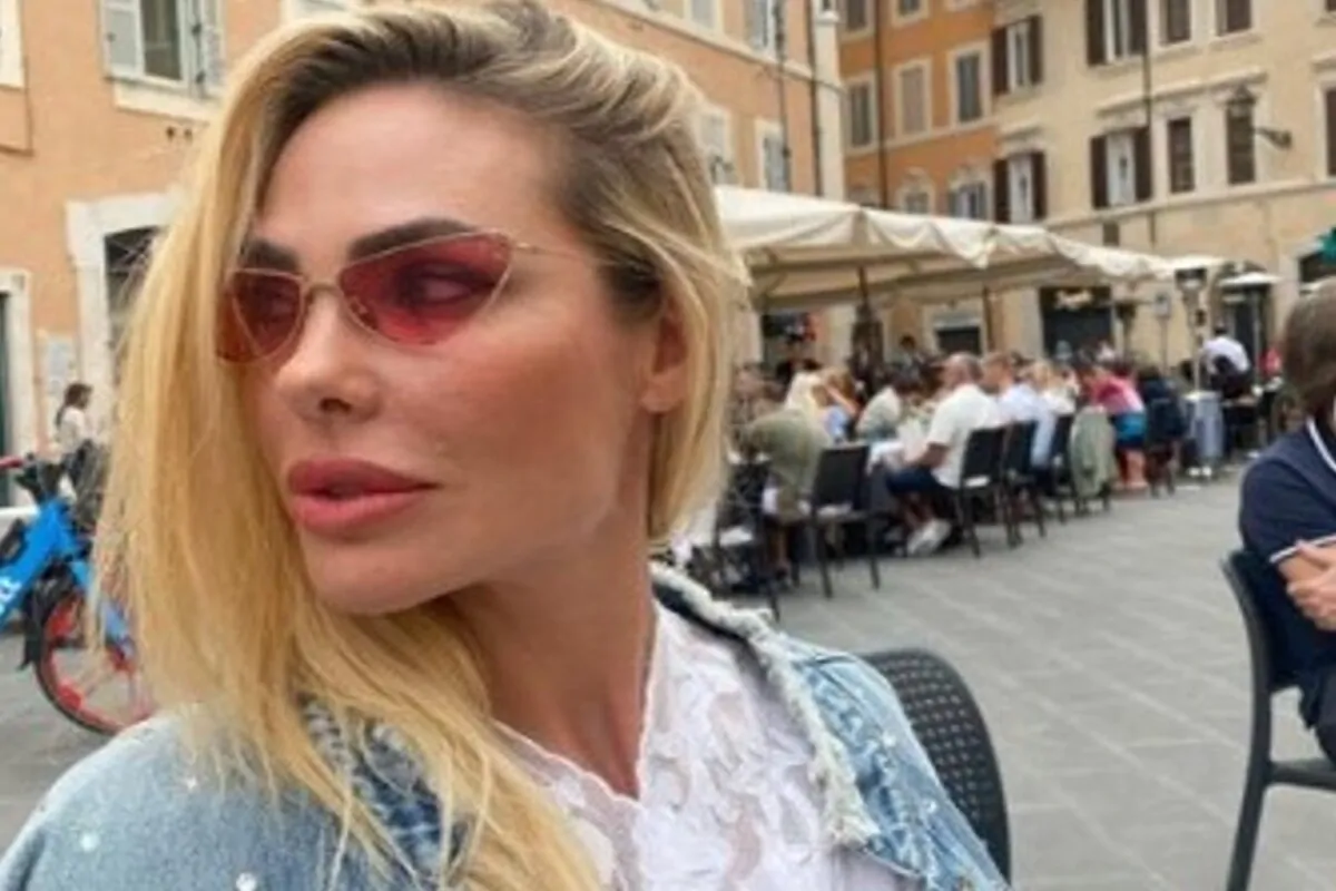 Ilary Blasi rolex multa
